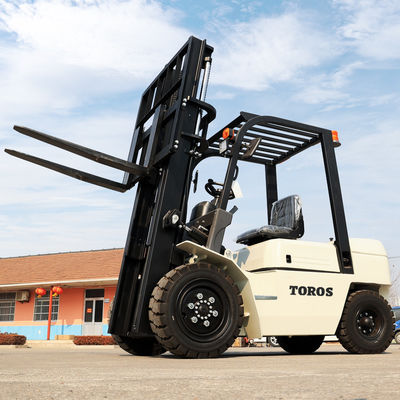 Orange 2.5-3.5t Diesel Powered Forklift Customized For Heavy Duty Work